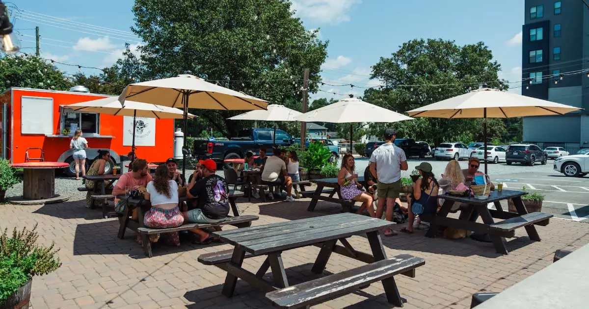 Limone Pizza event image from Food, drink + market calendars.